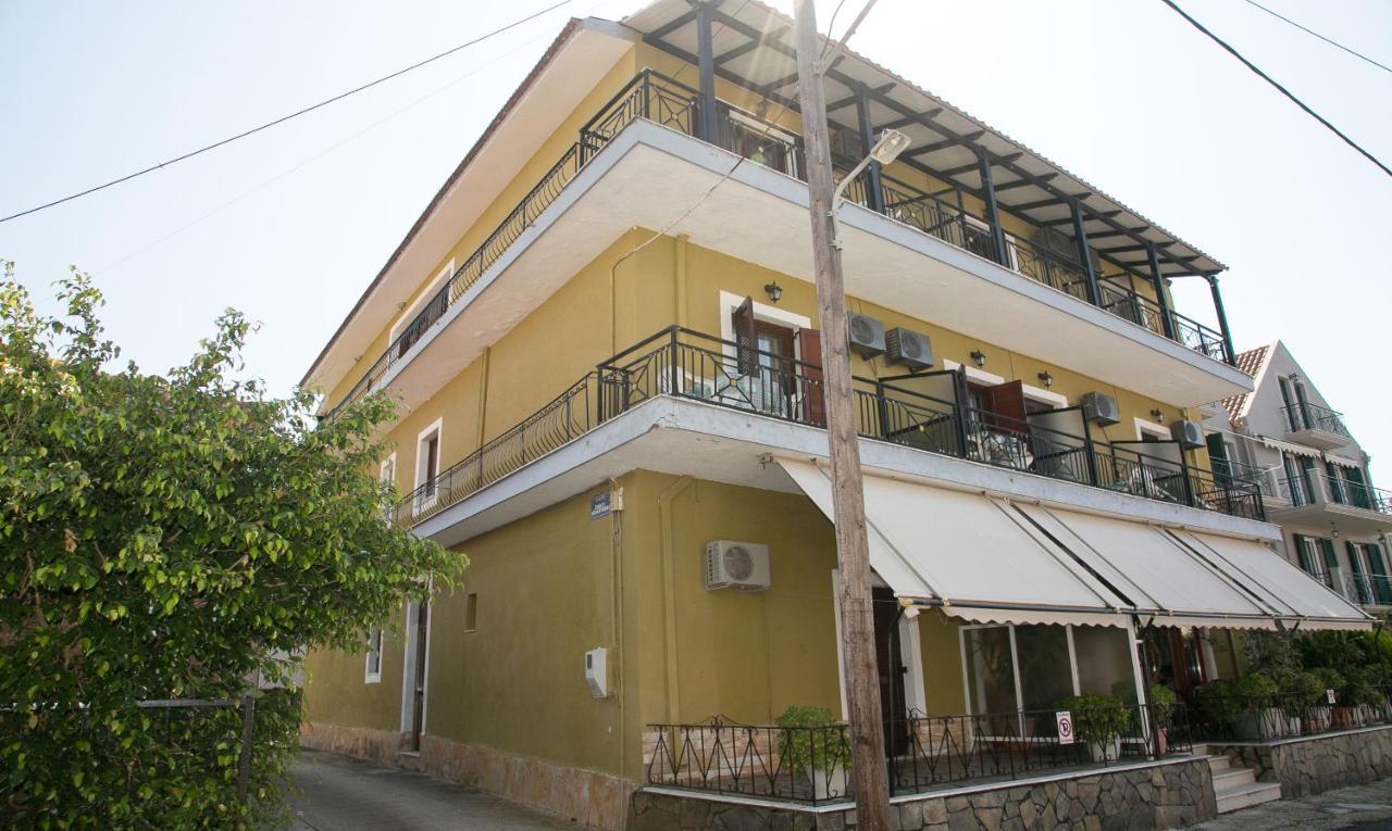 Petania Hotel & Apartments Lixouri Exterior photo