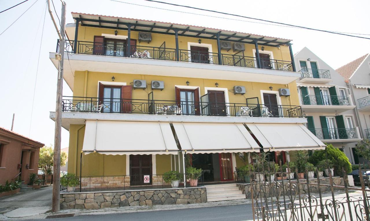 Petania Hotel & Apartments Lixouri Exterior photo